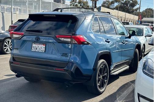 2022 Toyota RAV4 Hybrid SE