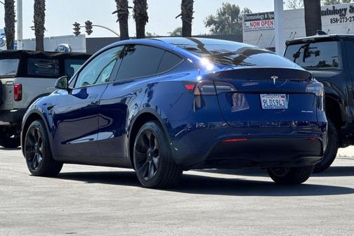 2024 Tesla Model Y Long Range Dual Motor All-Wheel Drive