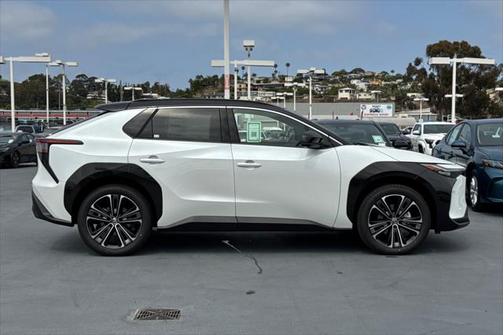 2025 Toyota bZ4X Limited