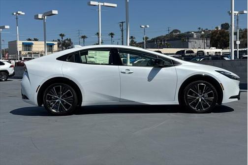 2025 Toyota Prius XLE