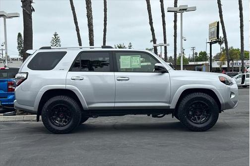 2024 Toyota 4Runner SR5