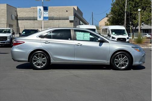 2017 Toyota Camry SE