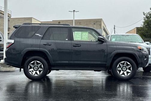 2024 Toyota 4Runner TRD Off Road