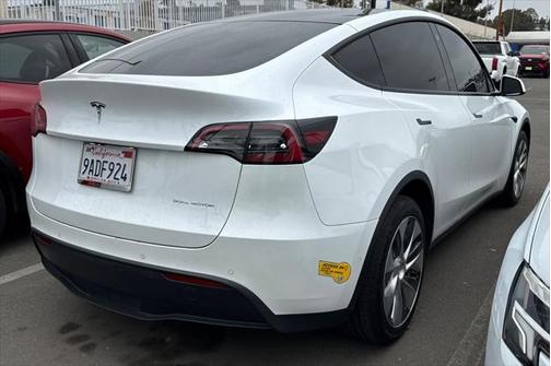 2022 Tesla Model Y Long Range Dual Motor All-Wheel Drive