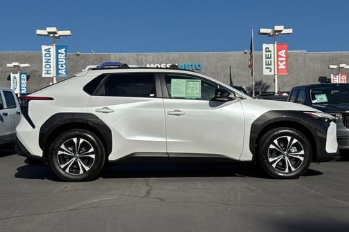 2024 Toyota bZ4X XLE