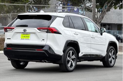 2025 Toyota RAV4 Hybrid SE