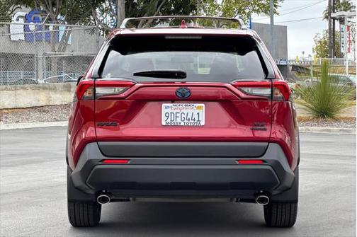 2022 Toyota RAV4 Hybrid XLE Premium