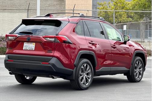 2022 Toyota RAV4 Hybrid XLE Premium