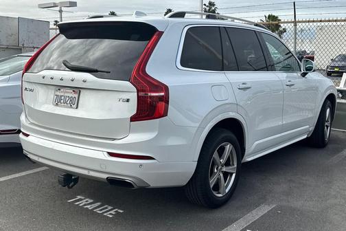 2016 Volvo XC90 T5 Momentum