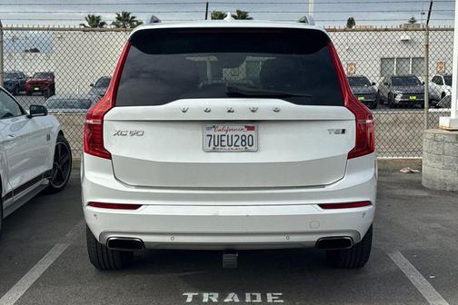 2016 Volvo XC90 T5 Momentum