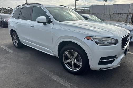 2016 Volvo XC90 T5 Momentum