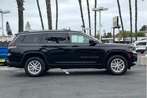2022 Jeep Grand Cherokee L Laredo