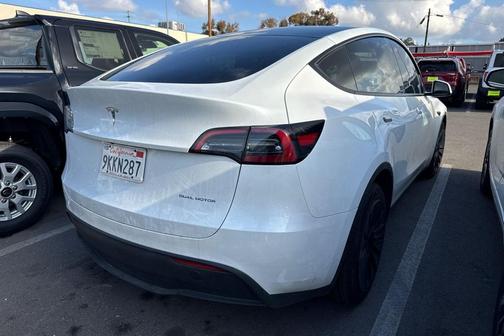 2023 Tesla Model Y Long Range Dual Motor All-Wheel Drive