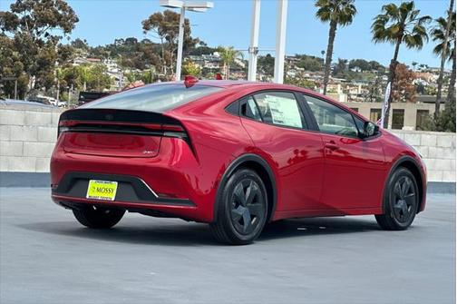 2025 Toyota Prius LE