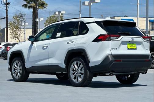 2025 Toyota RAV4 XLE Premium