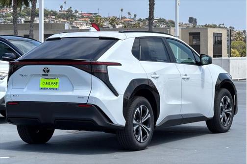 2025 Toyota bZ4X XLE