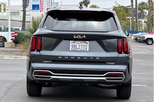 2022 Kia Sorento S