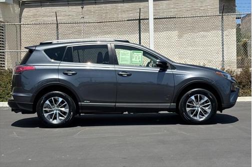 2018 Toyota RAV4 Hybrid XLE