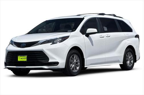 2025 Toyota Sienna LE