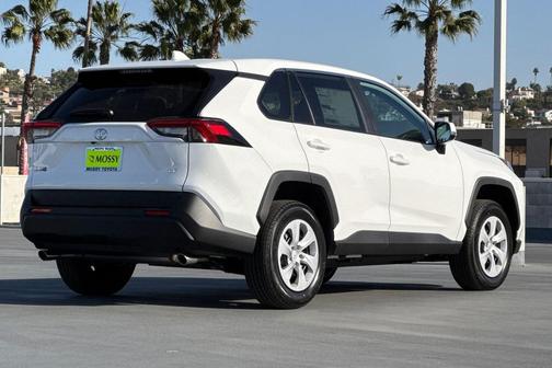 2025 Toyota RAV4 LE