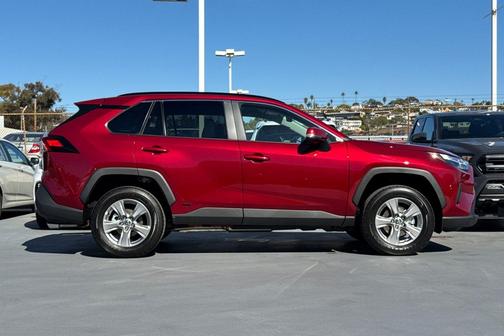 2025 Toyota RAV4 Hybrid XLE