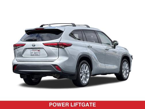 Celestial Silver Metallic 2021 Toyota Highlander Hybrid Limited