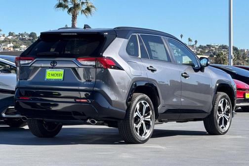 2025 Toyota RAV4 Hybrid SE