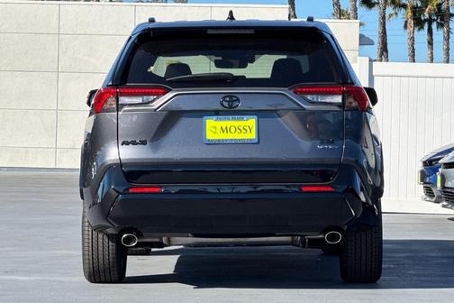 2025 Toyota RAV4 Hybrid SE