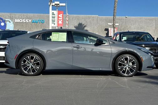 2024 Toyota Prius XLE