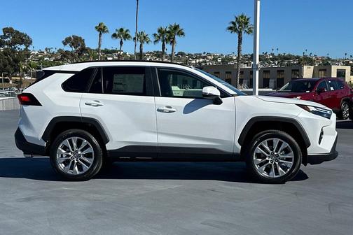 2025 Toyota RAV4 XLE Premium