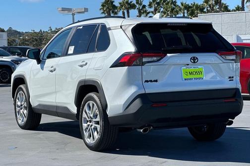 2025 Toyota RAV4 XLE Premium