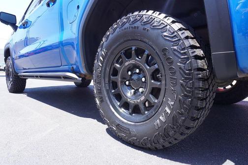 Dynamic Blue Metallic 2024 GMC Sierra 1500 AT4X