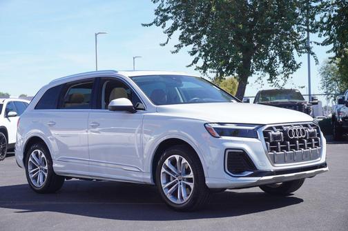 2025 Audi Q7 45 Premium Plus