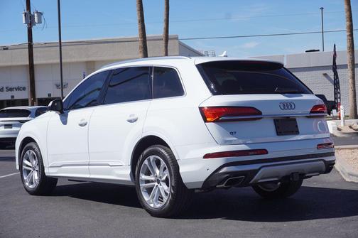 2025 Audi Q7 45 Premium Plus