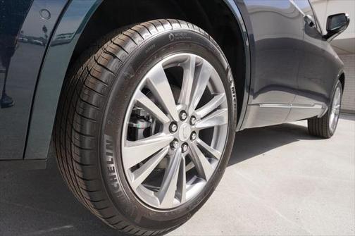 2025 Cadillac XT6 Premium Luxury FWD
