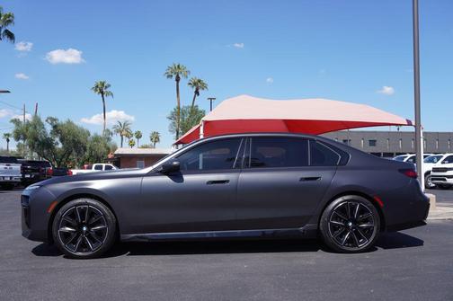2023 BMW 740 i