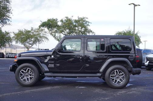 2024 Jeep Wrangler 4-Door Sahara 4x4