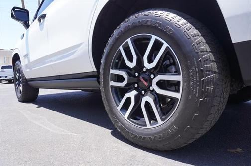 2023 GMC Yukon 4WD AT4