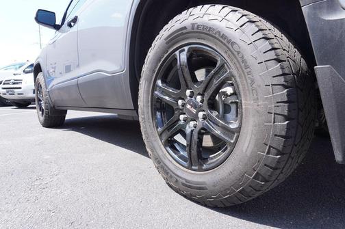 2022 GMC Acadia AWD AT4
