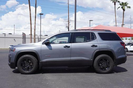 2022 GMC Acadia AWD AT4