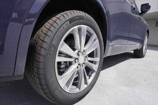2025 Cadillac XT6 Premium Luxury FWD