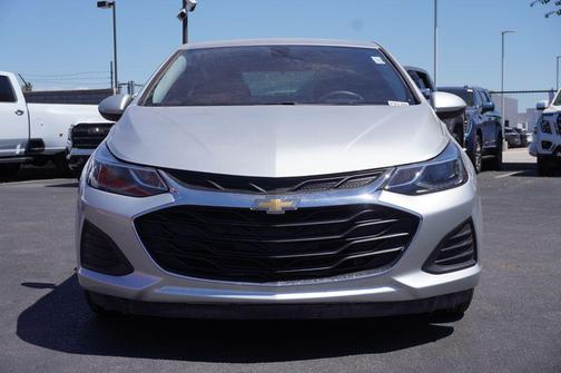 Silver Ice Metallic 2019 Chevrolet Cruze LT