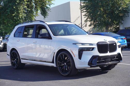 2024 BMW X7 M60i