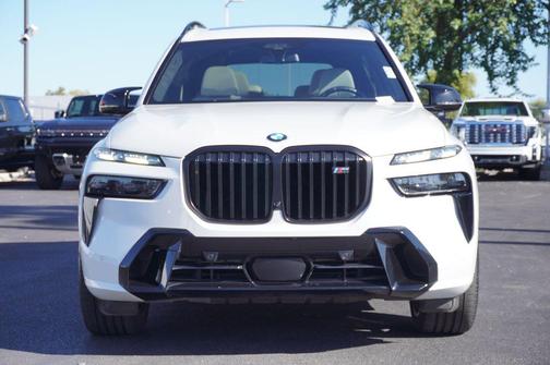 2024 BMW X7 M60i