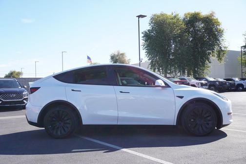 2022 Tesla Model Y Long Range Dual Motor All-Wheel Drive