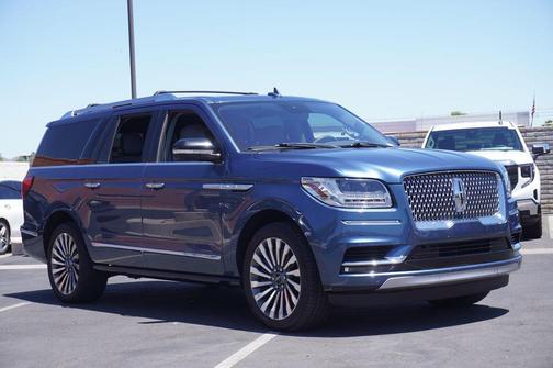 BLUE DIAMOND METALLIC 2018 Lincoln Navigator L Reserve