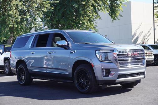 2023 GMC Yukon XL SLT