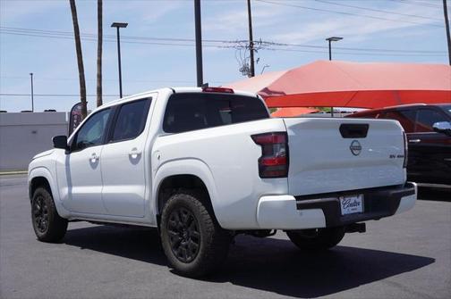 2023 Nissan Frontier SV
