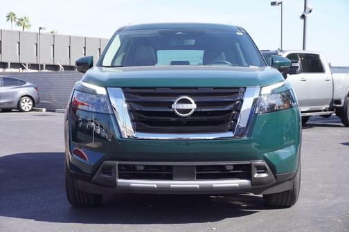 2025 Nissan Pathfinder Platinum FWD