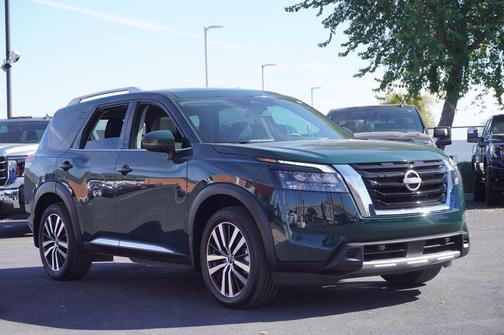 2025 Nissan Pathfinder Platinum FWD